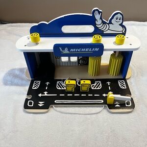 Theo Klein Michelin Auto Shop Playset